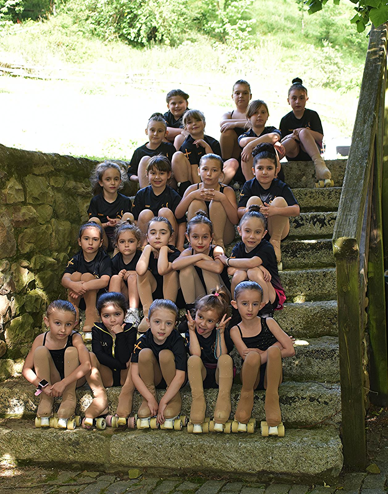 Foto de equipo del Club Básico Mierense Patinaje Artístico